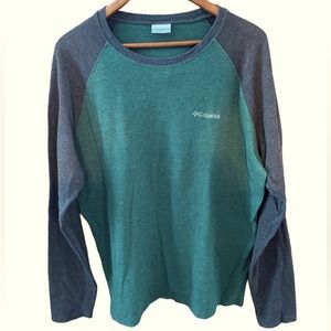 Columbia Men’s Green and Gray Relaxed Thermal Long Sleeve Shirt